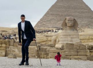 World’s tallest man meets shortest woman at Egypt’s famous Giza Pyramids
