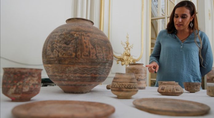 France returns looted relics to Pakistan